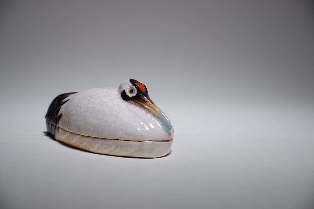 Kiyomizu Rokubei - "Nesting Crane" Incense Container (Kōgō) for Tea Ceremony